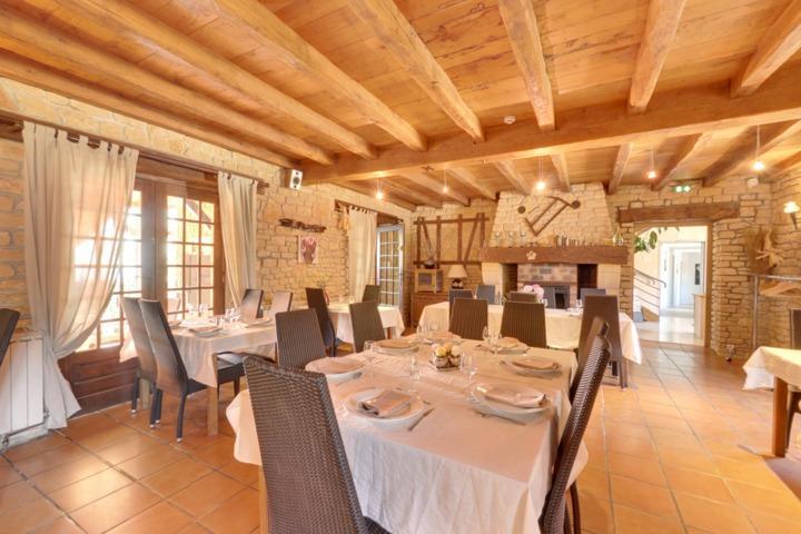 Hotel-Restaurant Les Collines Cublac Bagian luar foto